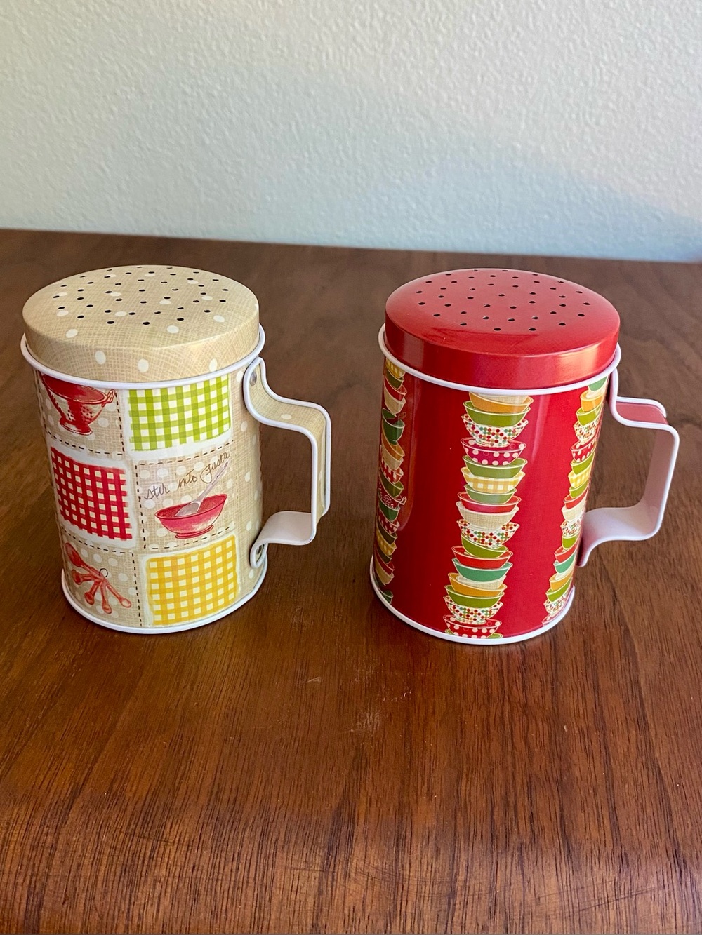 Paula Deen Metal Shakers